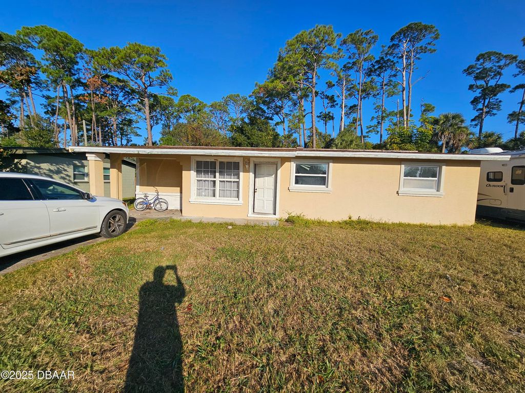 538 Brook Circle, South Daytona, FL 32119