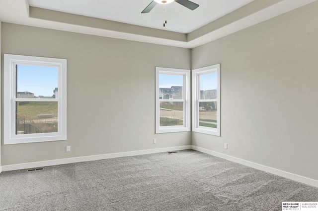 5302 S 200th Avenue, Omaha, NE 68135