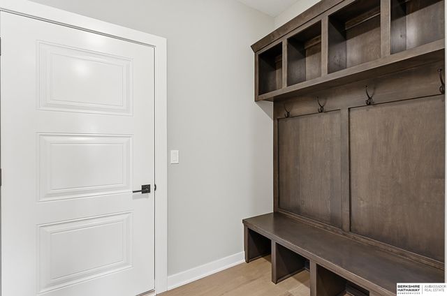 5302 S 200th Avenue, Omaha, NE 68135