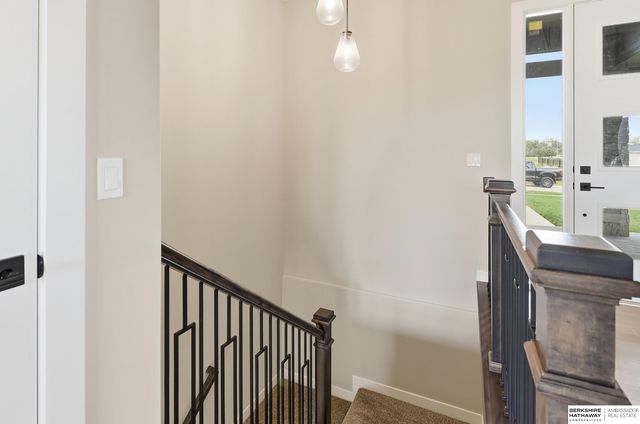 5302 S 200th Avenue, Omaha, NE 68135