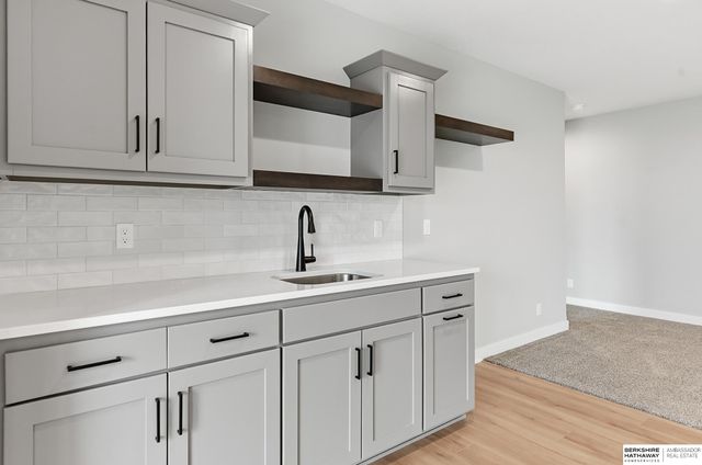 5302 S 200th Avenue, Omaha, NE 68135