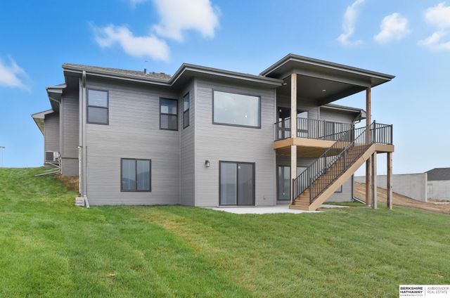 5302 S 200th Avenue, Omaha, NE 68135