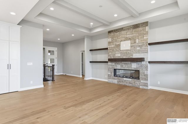 5302 S 200th Avenue, Omaha, NE 68135