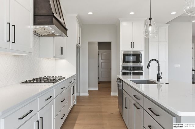 5302 S 200th Avenue, Omaha, NE 68135