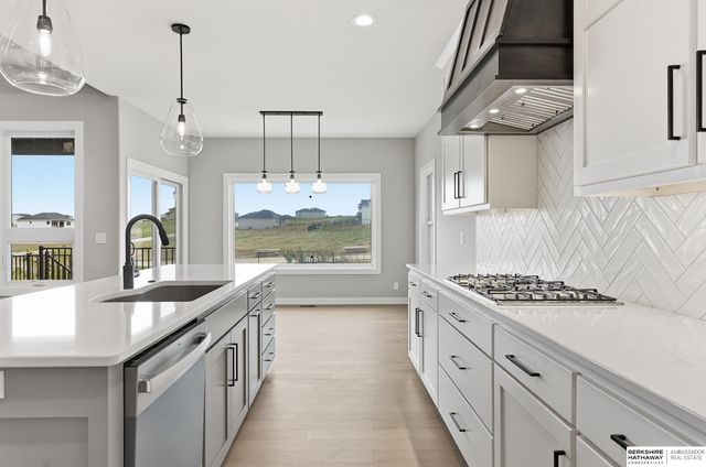 5302 S 200th Avenue, Omaha, NE 68135