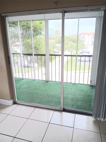 4170 Inverrary Drive 412, Lauderhill, FL 33319