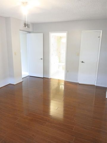 4170 Inverrary Drive 412, Lauderhill, FL 33319
