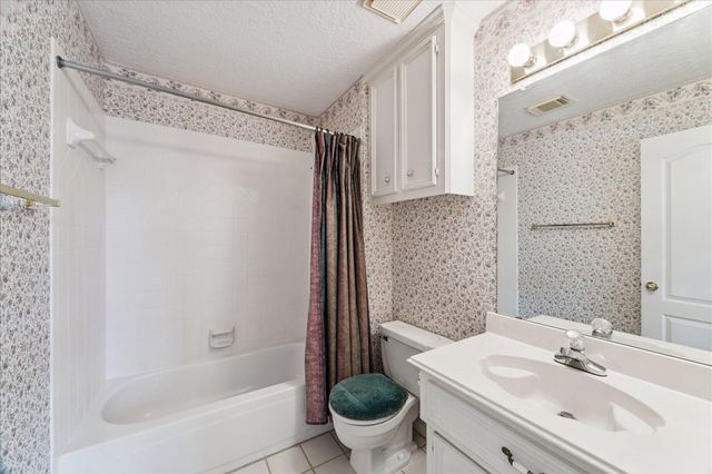 1135 Pinewood Lane, Seabrook, TX 77586