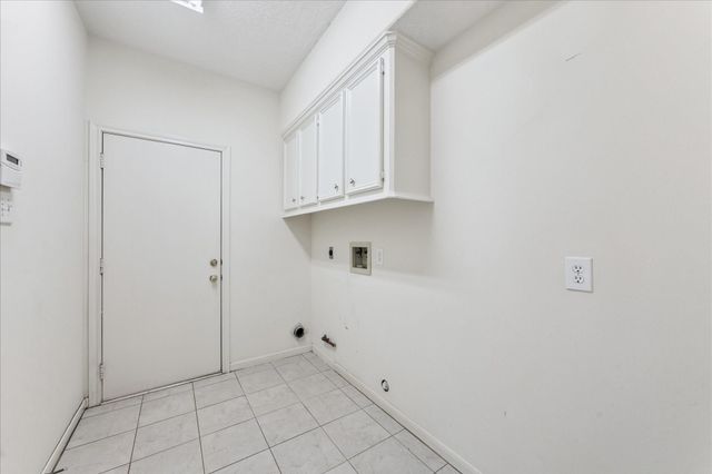 1135 Pinewood Lane, Seabrook, TX 77586