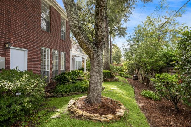 1135 Pinewood Lane, Seabrook, TX 77586