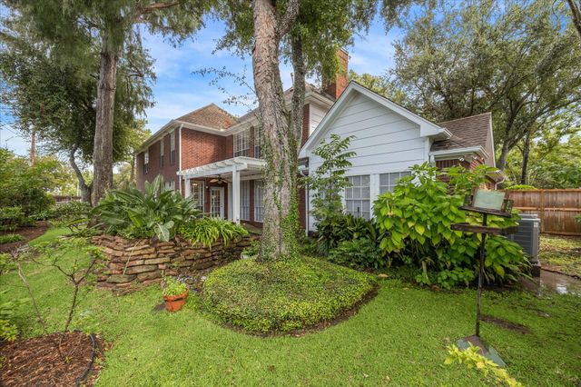 1135 Pinewood Lane, Seabrook, TX 77586