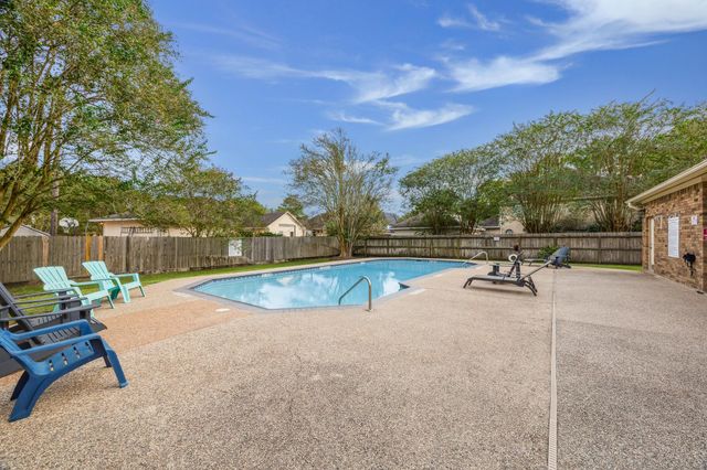 1135 Pinewood Lane, Seabrook, TX 77586