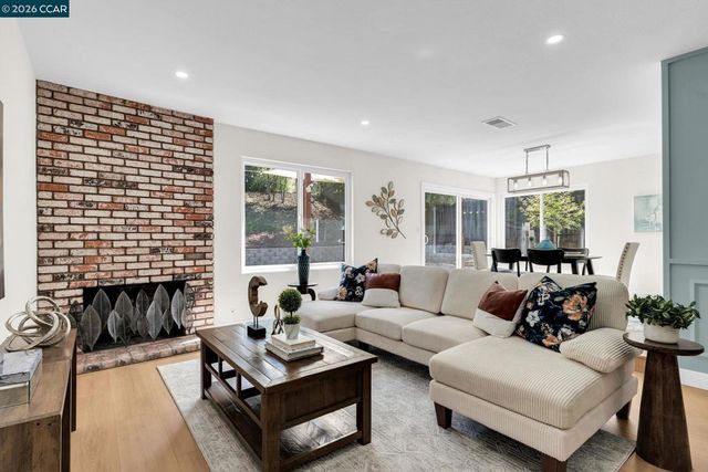 212 Panorama Dr, Benicia, CA 94510