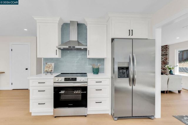 212 Panorama Dr, Benicia, CA 94510