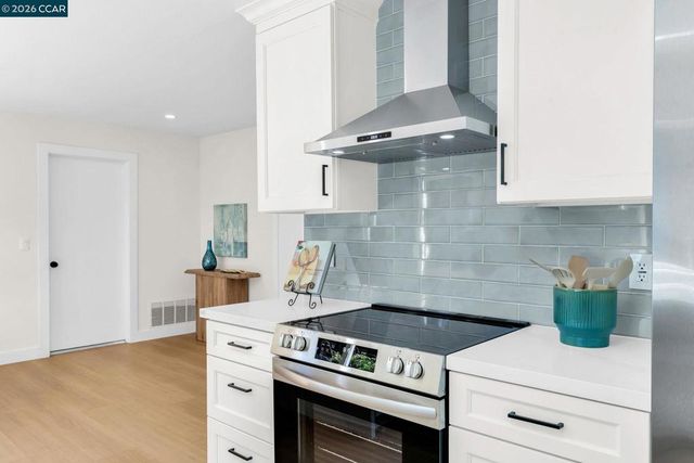 212 Panorama Dr, Benicia, CA 94510