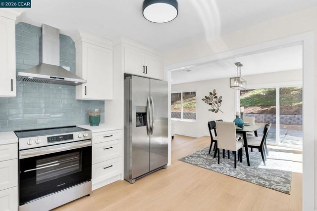 212 Panorama Dr, Benicia, CA 94510