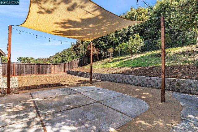 212 Panorama Dr, Benicia, CA 94510