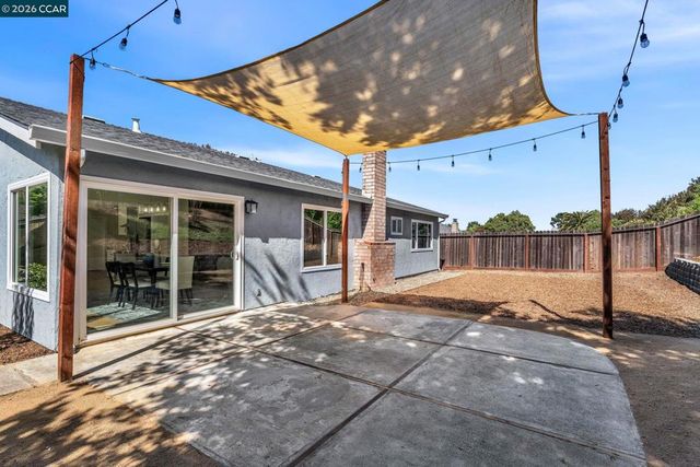 212 Panorama Dr, Benicia, CA 94510