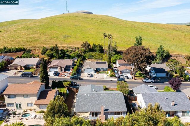 212 Panorama Dr, Benicia, CA 94510