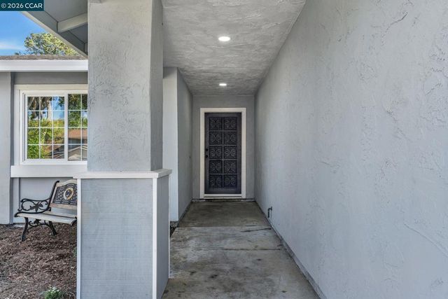 212 Panorama Dr, Benicia, CA 94510