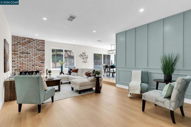212 Panorama Dr, Benicia, CA 94510