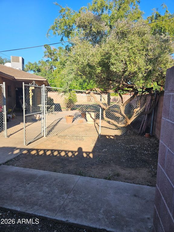 5047 E Cheery Lynn Road, Phoenix, AZ 85018 — photo 5