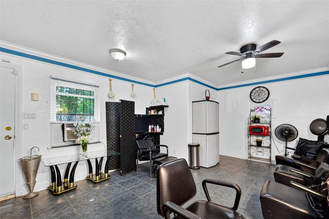 5102 Cortelyou Lane, Houston, TX 77021