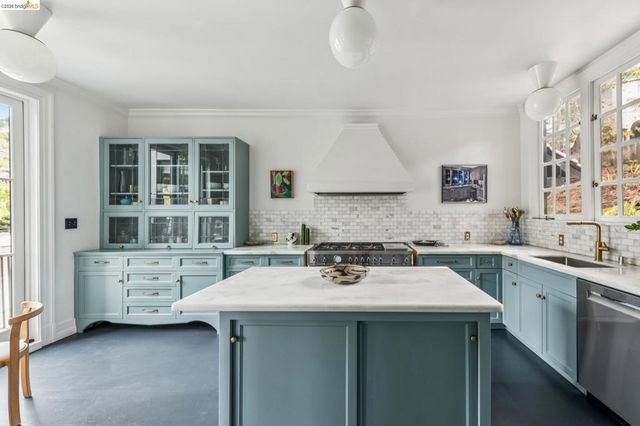 20 Oak Ridge Rd, Berkeley, CA 94705