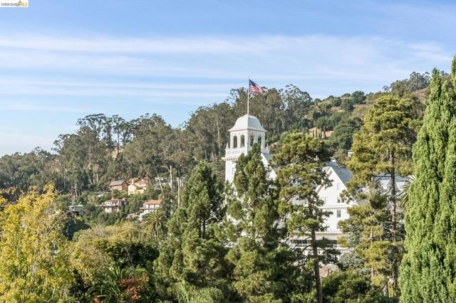 20 Oak Ridge Rd, Berkeley, CA 94705