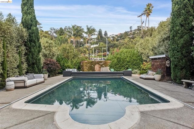 20 Oak Ridge Rd, Berkeley, CA 94705