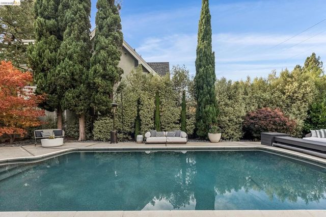 20 Oak Ridge Rd, Berkeley, CA 94705