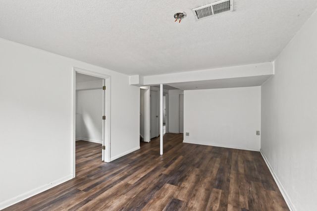 3750 Conroy Trail E, Inver Grove Heights, MN 55076