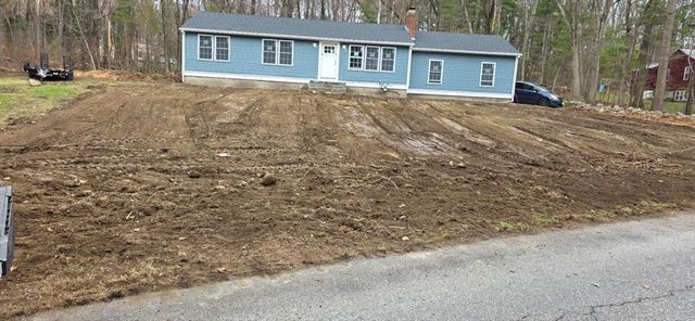 8 Galloway Road, Chelmsford, MA 01824