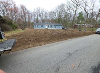 8 Galloway Road, Chelmsford, MA 01824