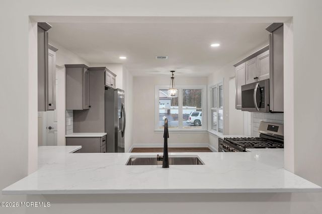 54 Morris Boulevard, Bayville, NJ 08721