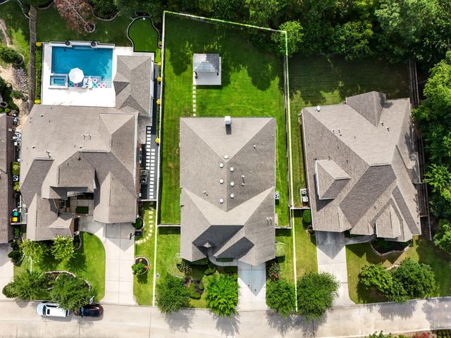 110 Hunter Hollow Drive, Montgomery, TX 77316