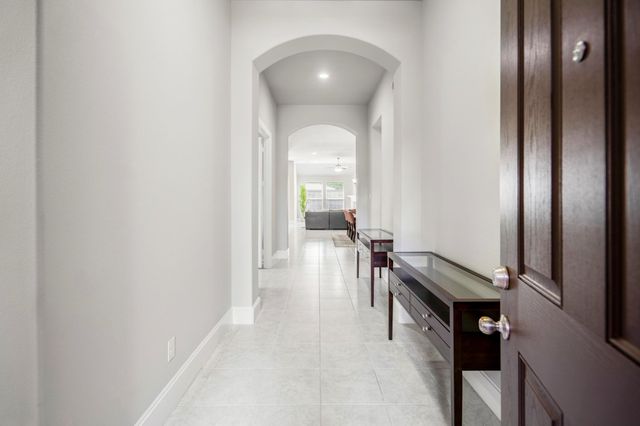 110 Hunter Hollow Drive, Montgomery, TX 77316