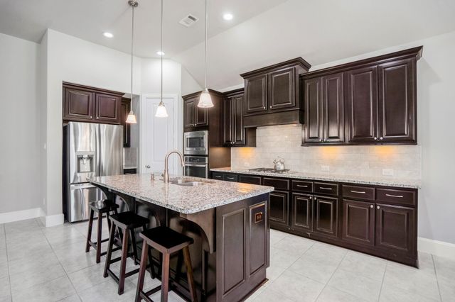 110 Hunter Hollow Drive, Montgomery, TX 77316