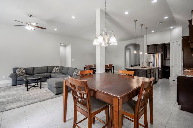 110 Hunter Hollow Drive, Montgomery, TX 77316