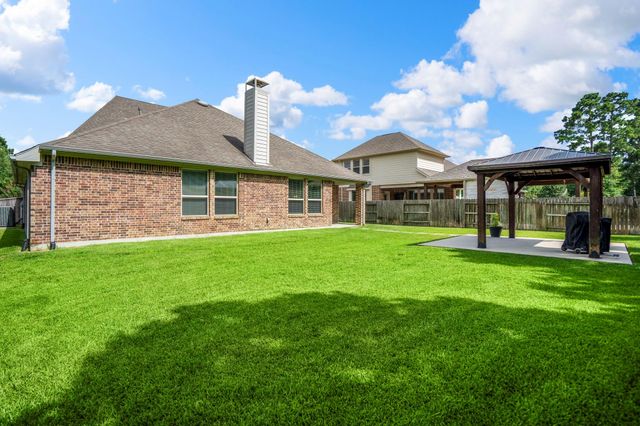 110 Hunter Hollow Drive, Montgomery, TX 77316