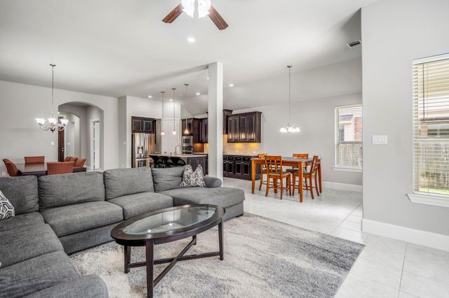 110 Hunter Hollow Drive, Montgomery, TX 77316