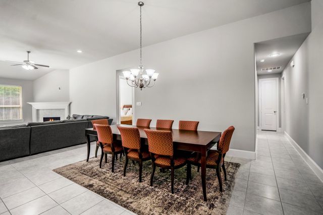 110 Hunter Hollow Drive, Montgomery, TX 77316