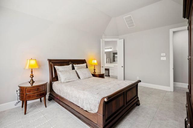 110 Hunter Hollow Drive, Montgomery, TX 77316