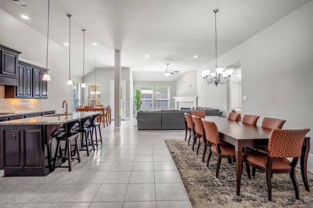 110 Hunter Hollow Drive, Montgomery, TX 77316