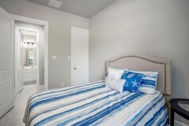 110 Hunter Hollow Drive, Montgomery, TX 77316