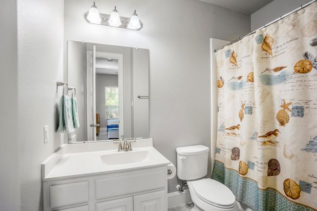 110 Hunter Hollow Drive, Montgomery, TX 77316