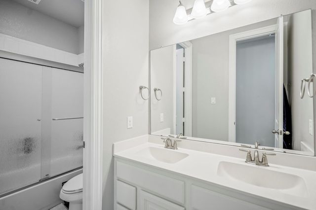 110 Hunter Hollow Drive, Montgomery, TX 77316