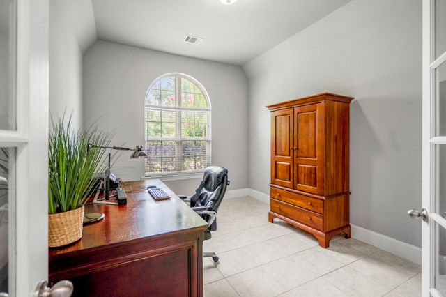 110 Hunter Hollow Drive, Montgomery, TX 77316