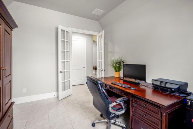 110 Hunter Hollow Drive, Montgomery, TX 77316