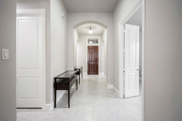 110 Hunter Hollow Drive, Montgomery, TX 77316